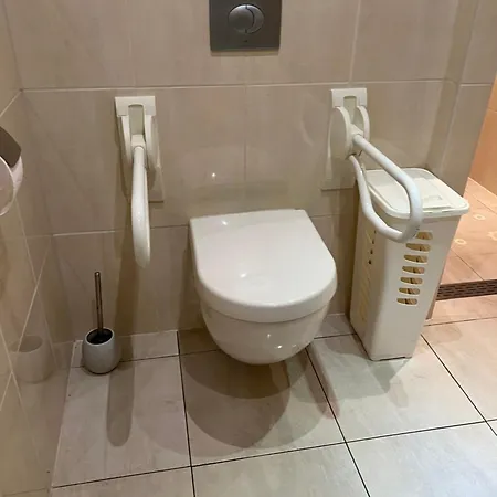 Met 1 Slaapkamer إبّ