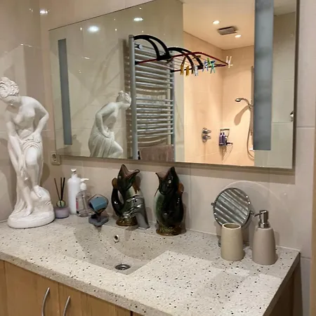 Met 1 Slaapkamer بيت للعطل *